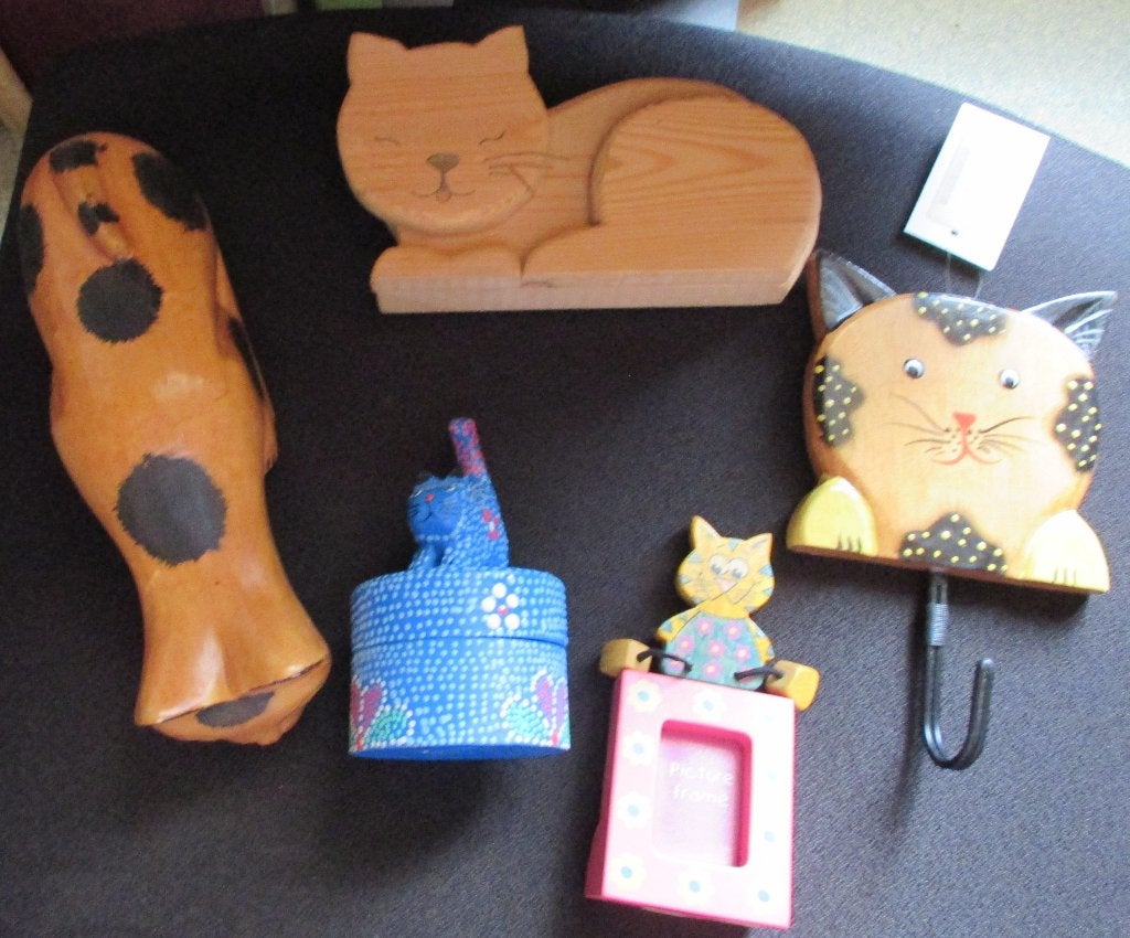 5 poezen in hout , prima staat, Collections, Collections Animaux, Comme neuf, Statue ou Figurine, Chien ou Chat, Enlèvement ou Envoi