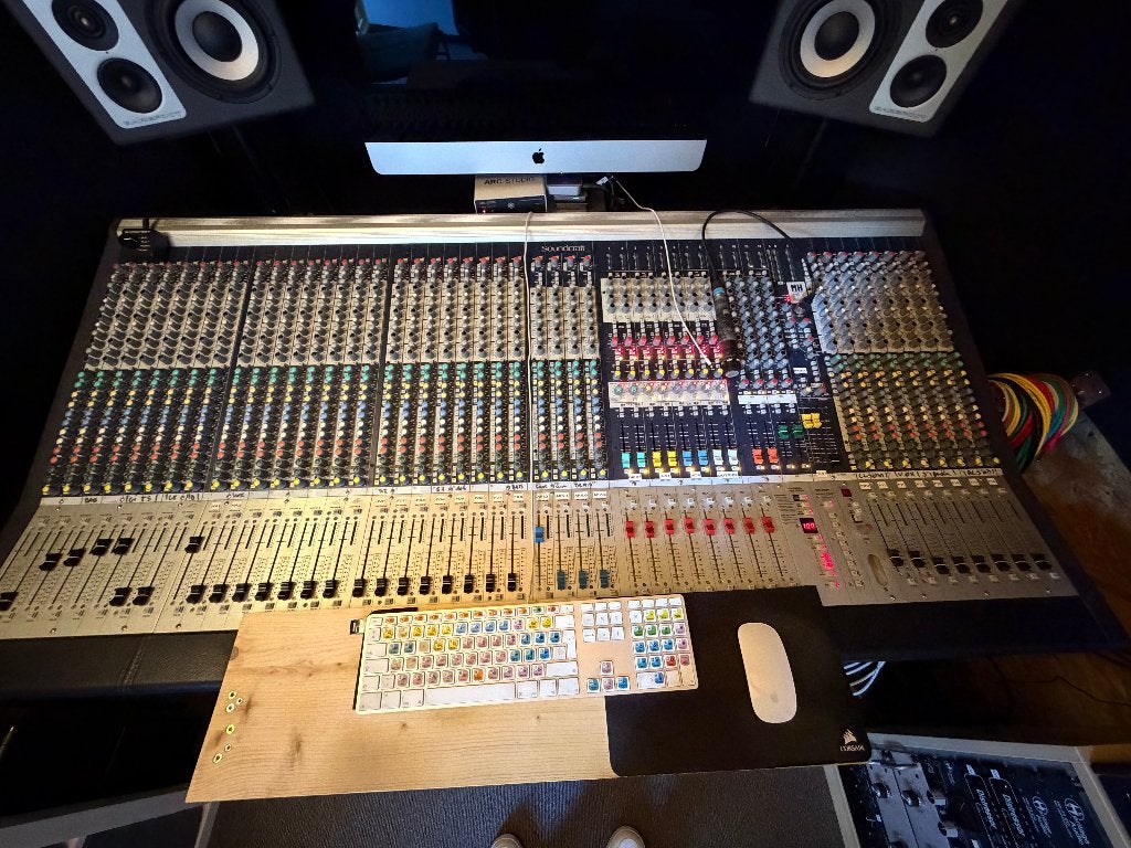Soundcraft MH3 Mengtafel met 2 voedingen, Enlèvement, Utilisé, 20 canaux ou plus, Entrée micro