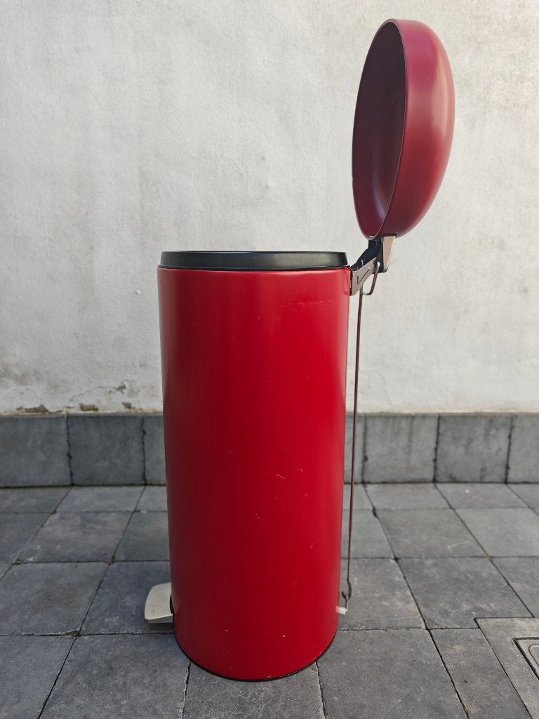 Poubelle à pédale Brabantia NewIcone 30L,rouge,très bon état, Maison & Meubles, 50 – 75, À pédale, 20 à 30 litres, Enlèvement