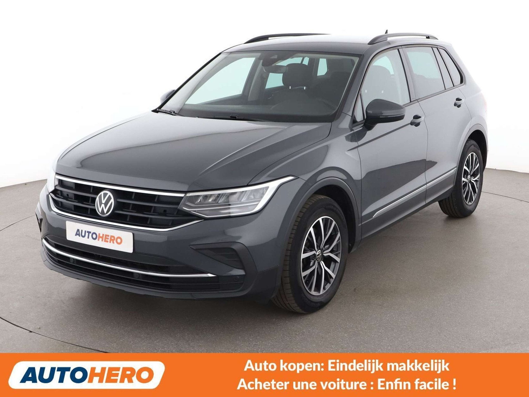 Volkswagen Tiguan 1.5 TSI ACT Life (bj 2022), Auto's, Voorwielaandrijving, Stof, https://public.car-pass.be/vhr/2c70f032-7cab-4bf4-8607-cd91c940c1a4