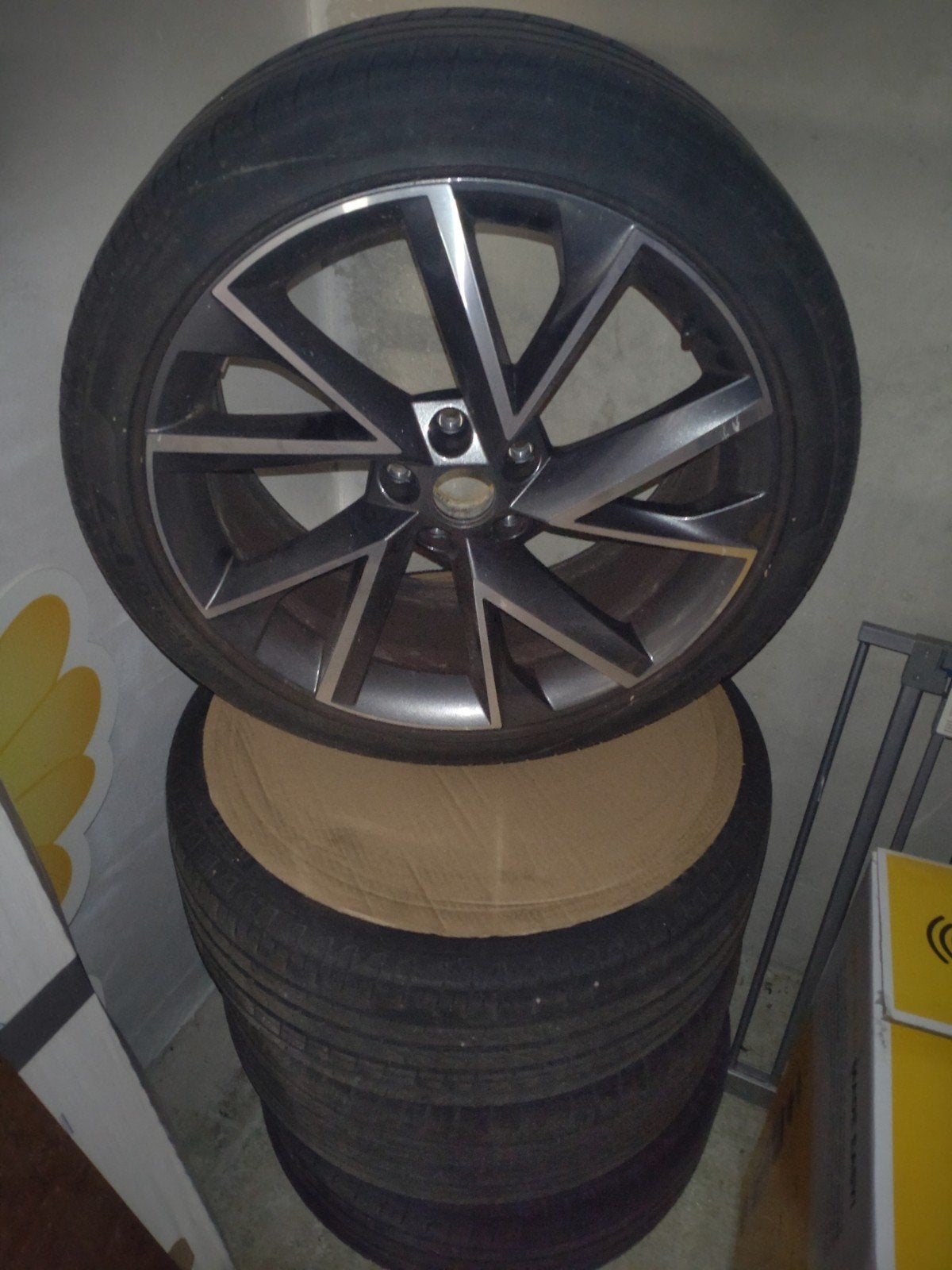 Skoda superb velgen met Pirelli band 17inch., Ophalen, Gebruikt, Velg(en), 17 inch