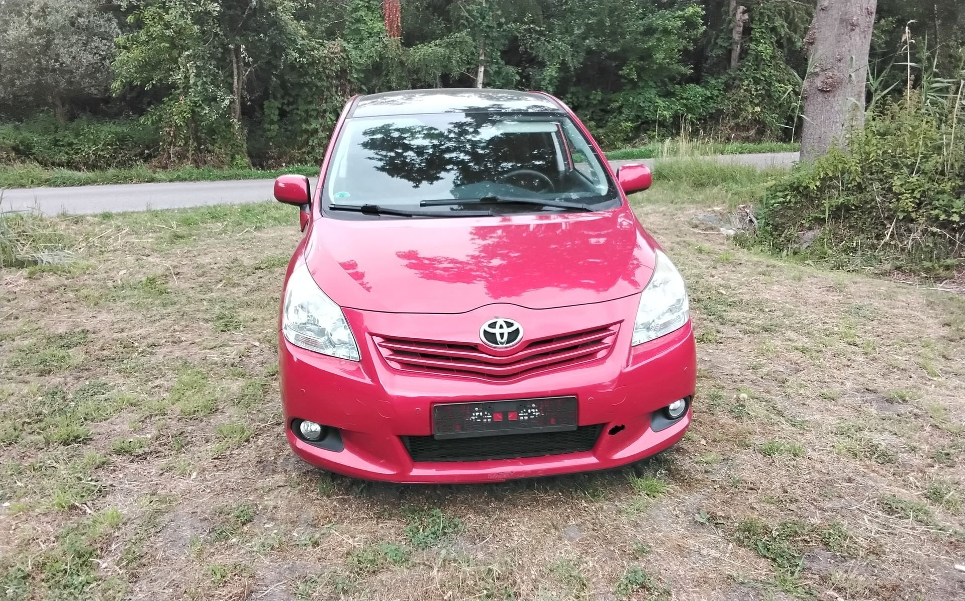 Toyota Verso, Autos, Rouge, Achat, 7 places, Boîte manuelle