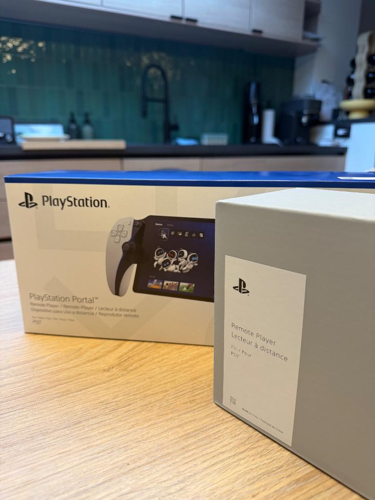 PLAYSTATION Portal Remote Player Nieuw, Games en Spelcomputers, Games | Sony PlayStation Portable, Nieuw, Platform, 1 speler, Vanaf 7 jaar