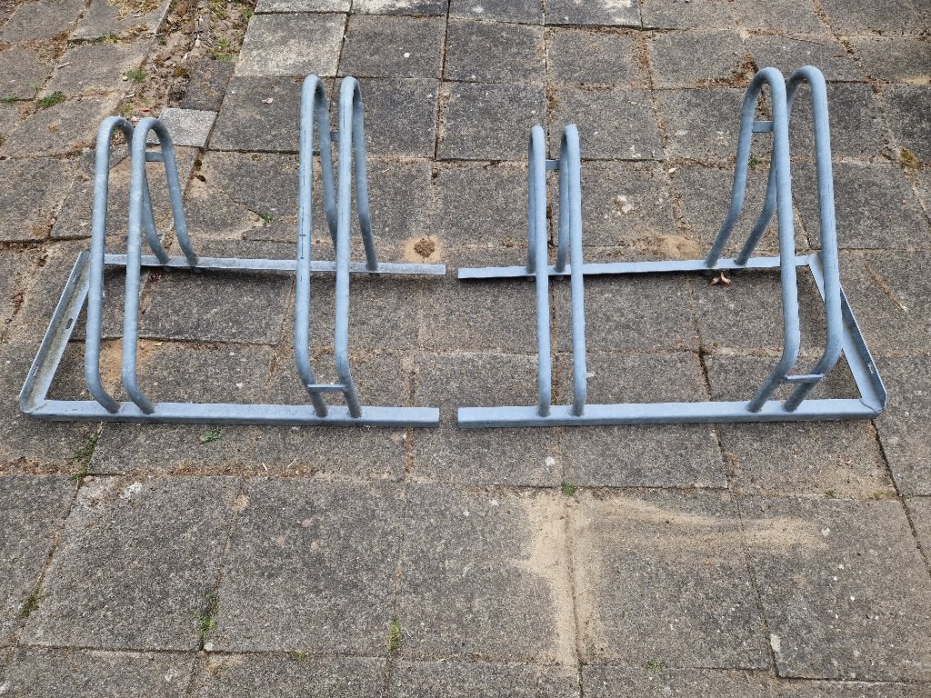 2 fietsenrekken  voor 2 fietsen, Ophalen, Gebruikt