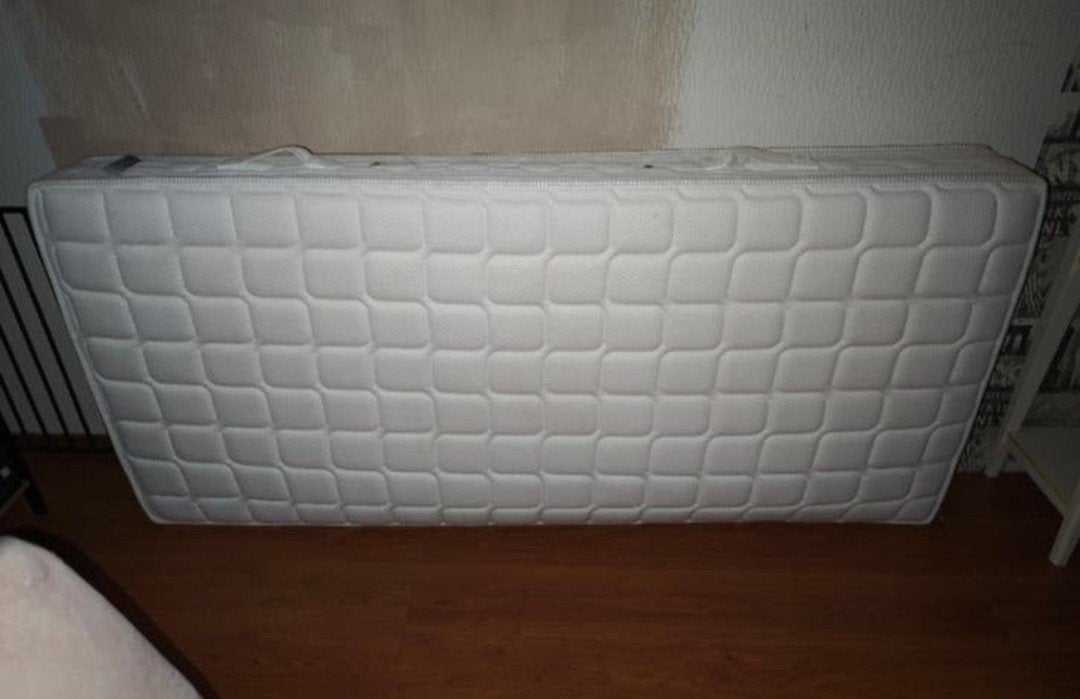Matras 1 persoons amper op geslapen  !!Vaste prijs!!, Ophalen, Matras