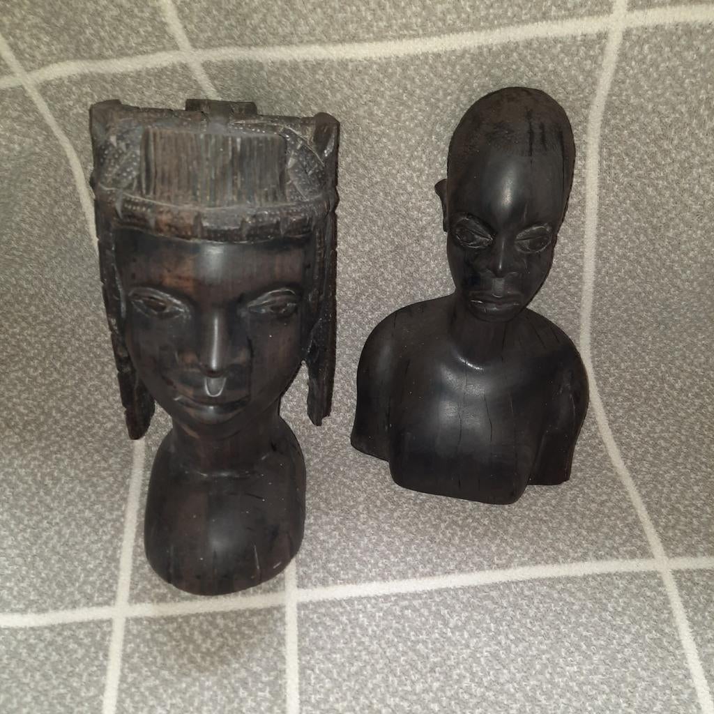Ebbenhouten hoofden , Afrikaans . L : 22 cm en R : 20,5 cm ., Ophalen of Verzenden, Hout