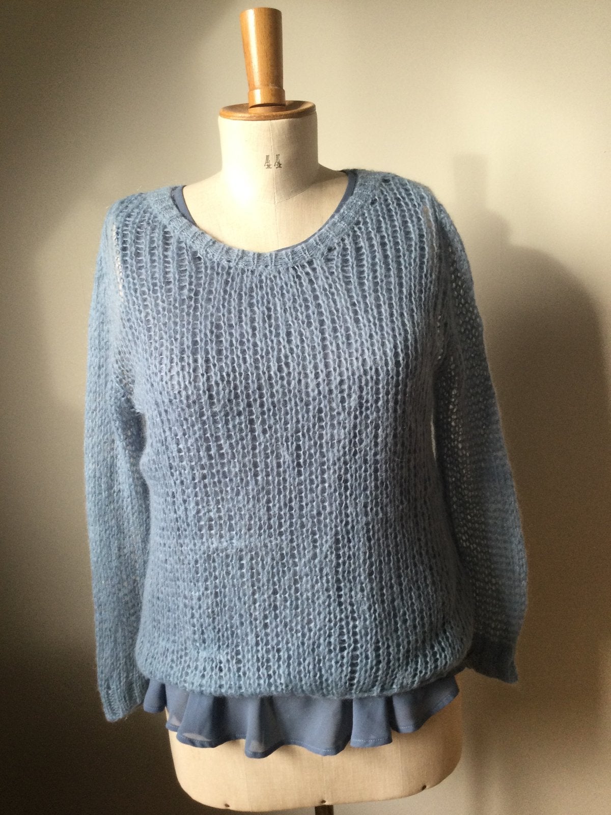Trui Gigue 38, Kleding | Dames, Ophalen of Verzenden, Zo goed als nieuw, Maat 38/40 (M), Blauw