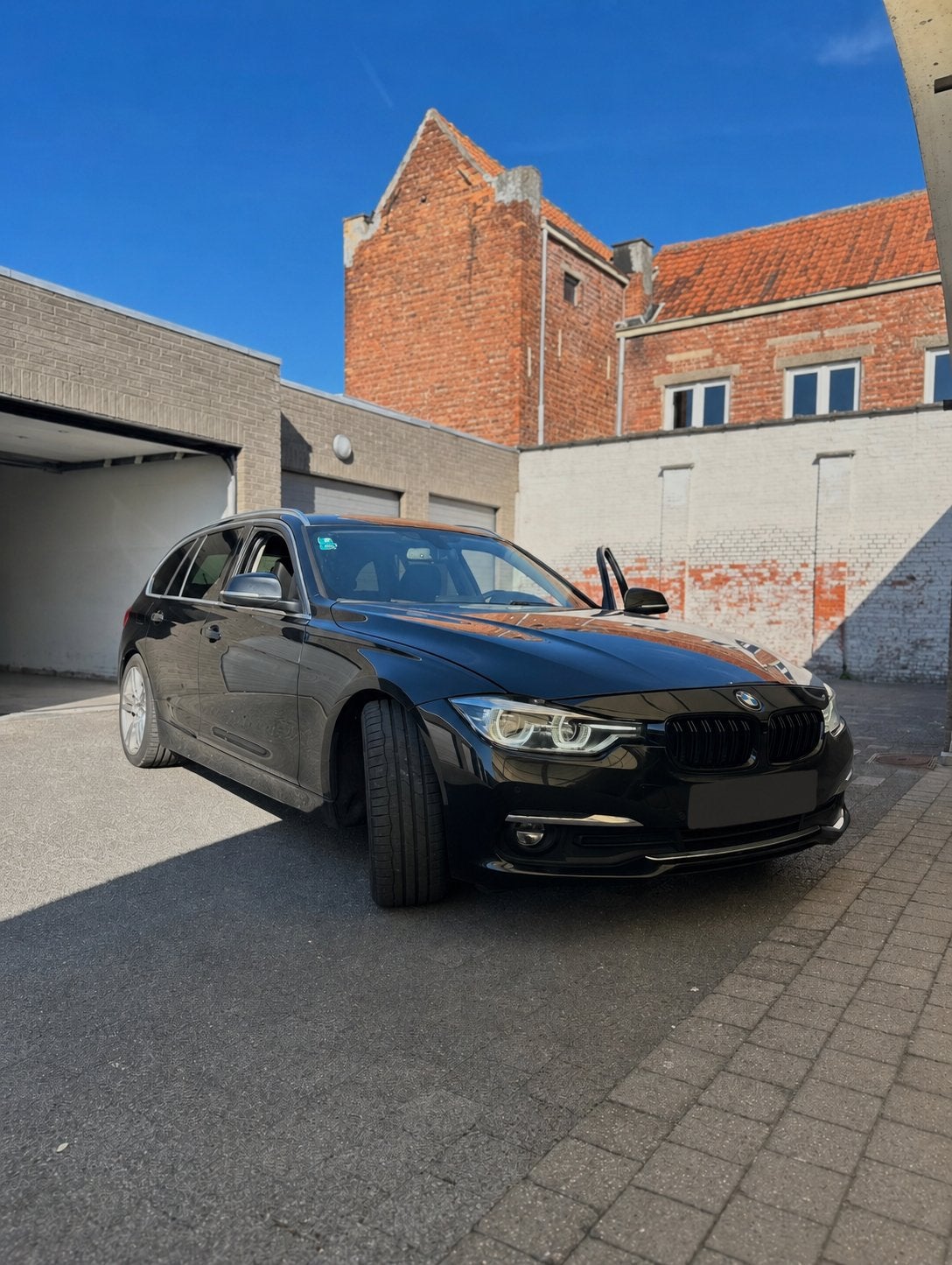 BMW 318d Touring Luxury line, Autos, Achat, Euro 6, Noir, 5 portes