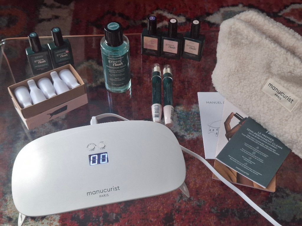 Manucurist set complet vernis semi permanent, Bijoux, Sacs & Beauté, Beauté | Soins du corps, Enlèvement ou Envoi, Comme neuf