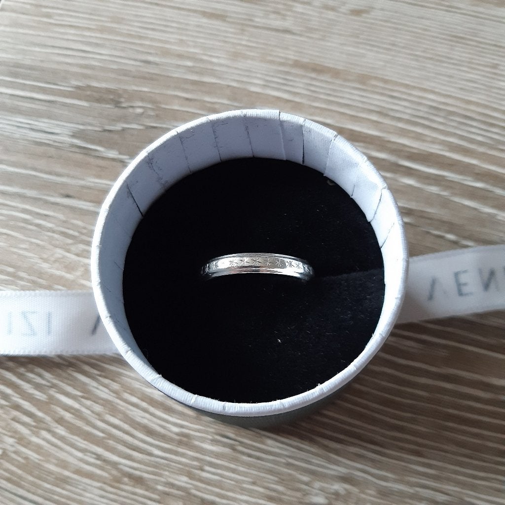 Bague en argent blanc, Ophalen, Wit, Zo goed als nieuw, 17 tot 18