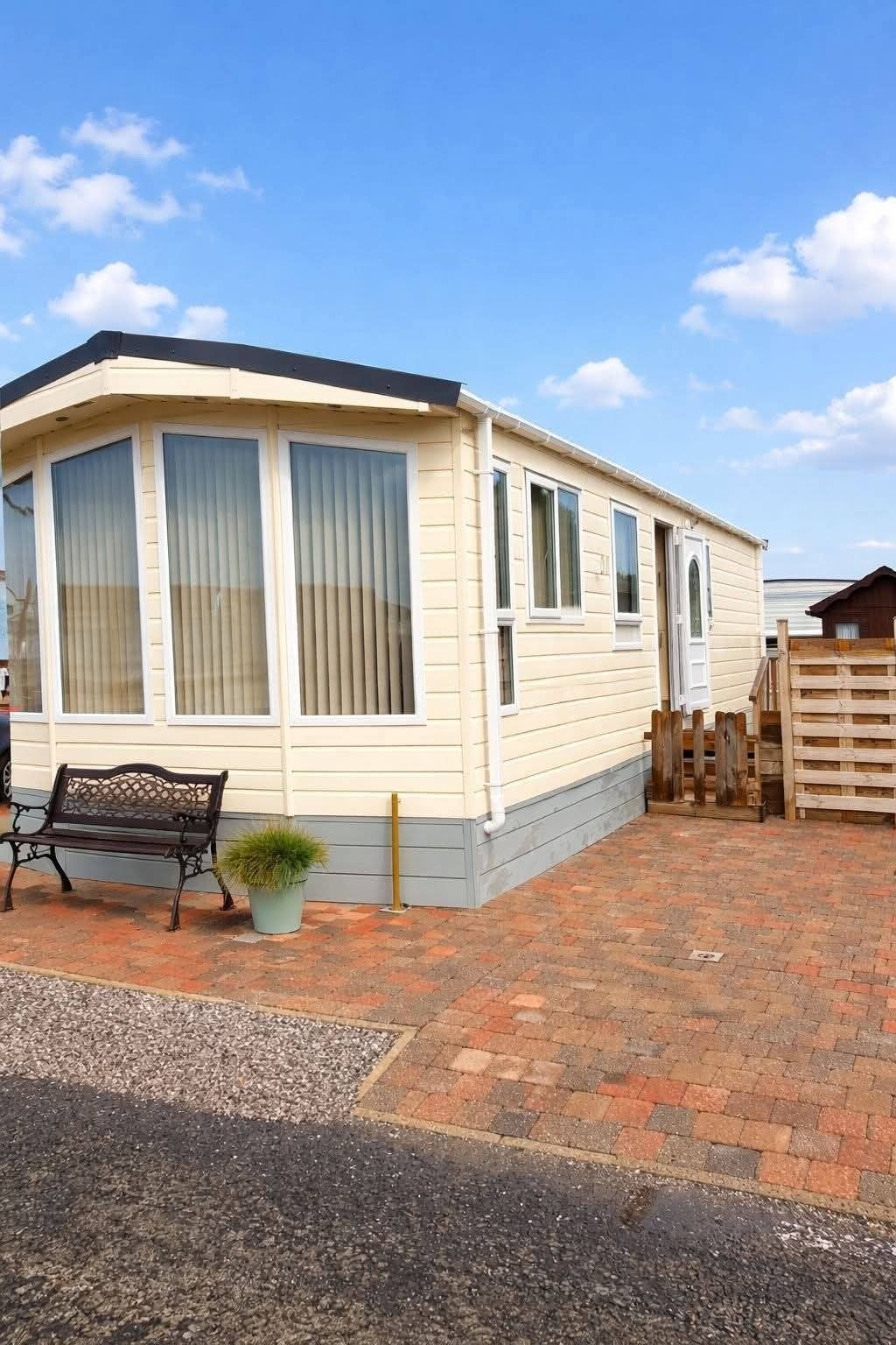 luxe stacaravan aan zee te Blankenberge 11x4m, Tot en met 4