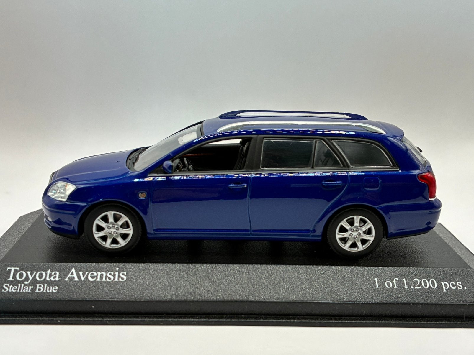 Toyota Avensis Estate/Wagon MK2 (Type T25) 2003 - MiniChamps, Verzenden, Nieuw, Auto, MiniChamps