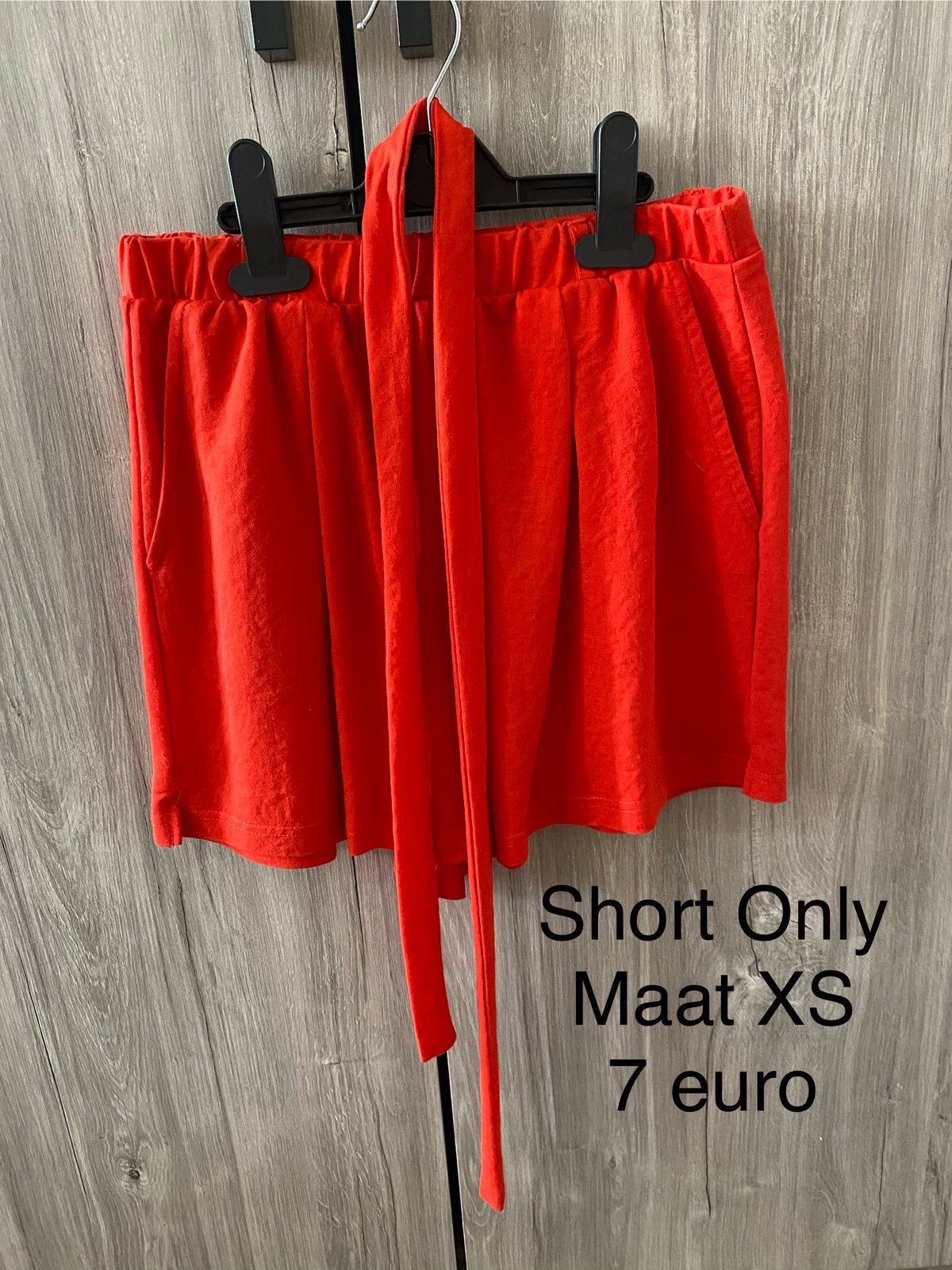Zomer shorts, Ophalen, Zo goed als nieuw