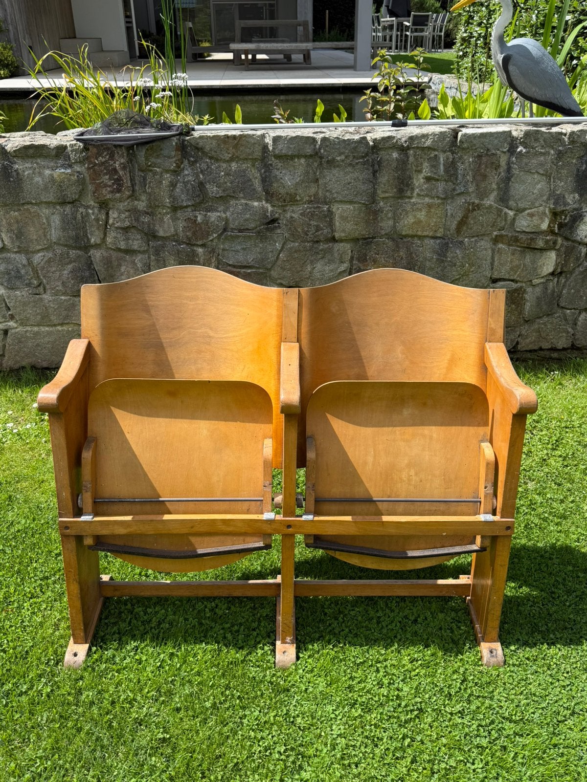 Mooie oude cinemastoelen, Ophalen
