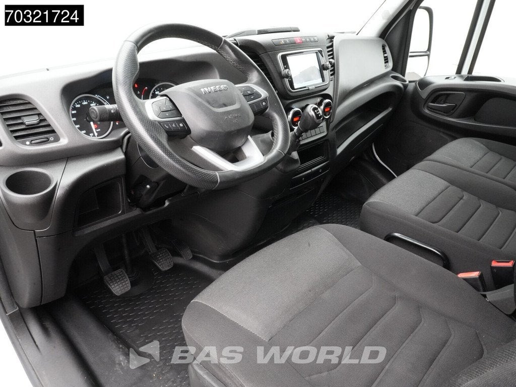 Iveco Daily 35S18 3.0L L2H2 180PK Navi Airco Cruise Camera 3, Auto's, Bestelwagens en Lichte vracht, Stof, Gebruikt, Euro 6, 4 cilinders