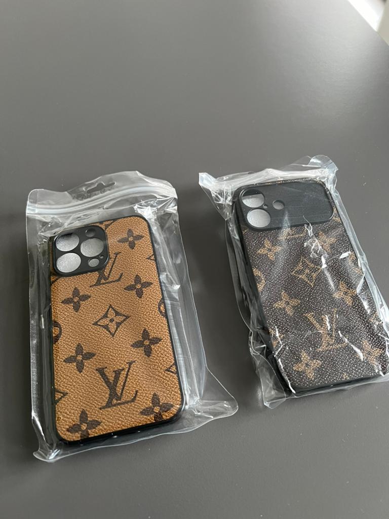 NIEUW 2 Iphone covers Iphone 13 Pro en Iphone 17!!, Ophalen, IPhone 13 Pro, Nieuw, Hoesje of Tasje
