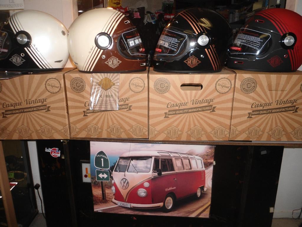vintage retro helmen Nu - 50% = € 125 ipv 250 Fiber composit, Motoren, Kleding | Motorhelmen, Dames, Integraalhelm, Ophalen, Nieuw met kaartje