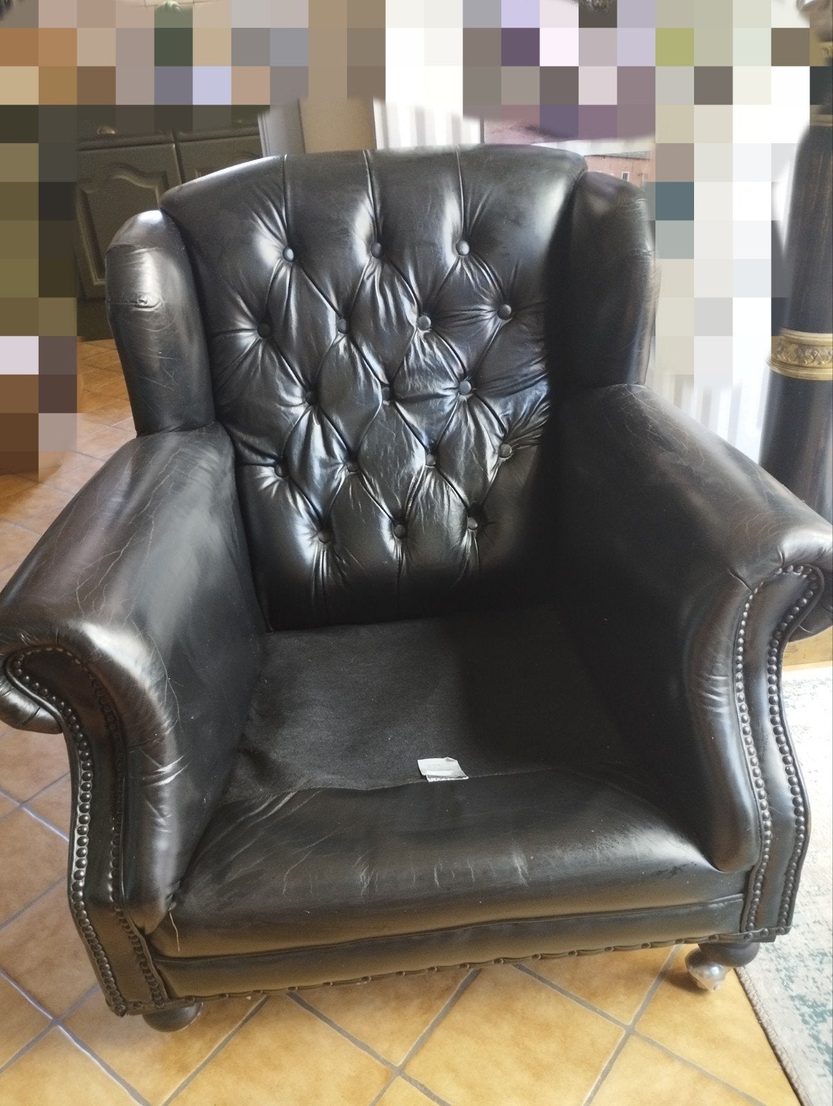 Chesterfield ancien / couleur noire., Enlèvement