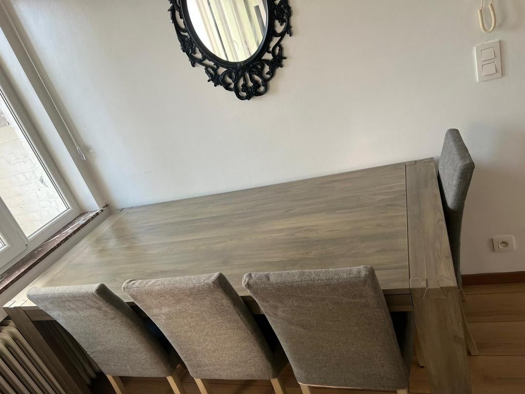 Table en bois massif belge, Huis en Inrichting, Complete eetkamers, Ophalen