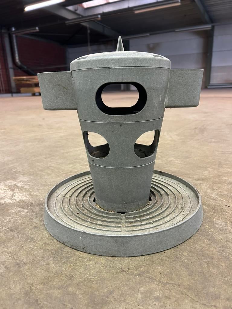 Water- en etenshouder voor kippen, Ophalen, Zo goed als nieuw