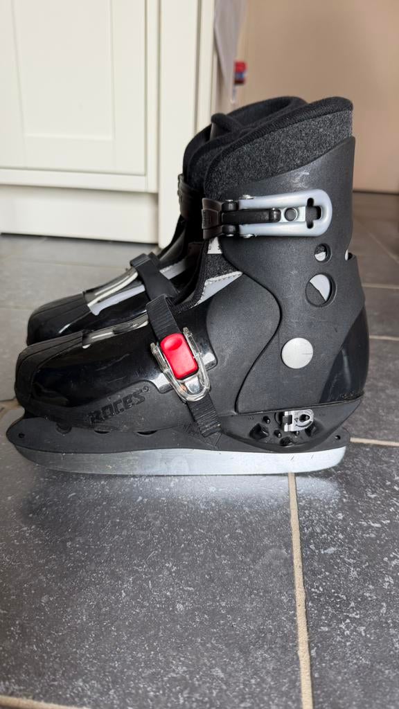 Kinder ijshockey schaatsen- instelbare van maat 30 t/m 35, Sport en Fitness, Ophalen of Verzenden, Gebruikt, IJshockeyschaatsen