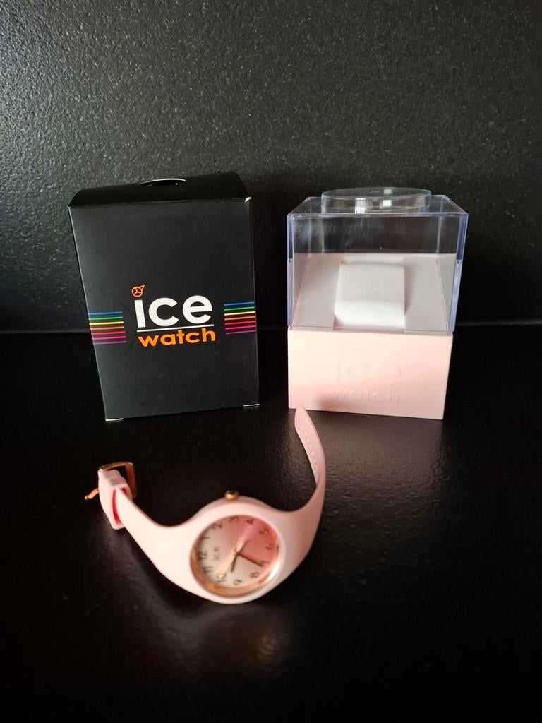 Montre sur glace - Rose coucher de soleil sur glace - petite, Bijoux, Sacs & Beauté, Montres | Femmes, Enlèvement, Comme neuf