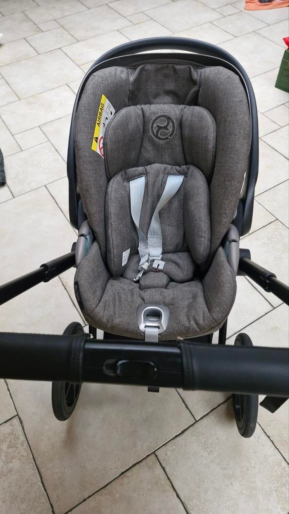 Cosy cybex et cadre de poussette, Kinderen en Baby's, Wipstoeltjes, Ophalen, Gebruikt, Met gordel(s) of riempje(s)