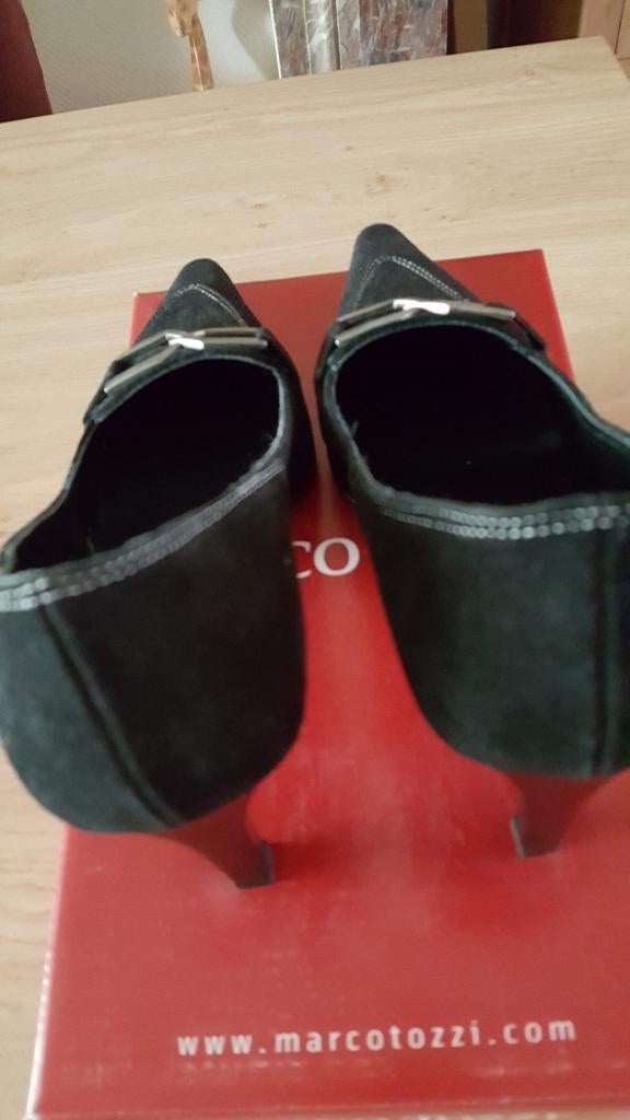 Chaussures dame pointure 37  neuve tout cuir pour 15 €, Enlèvement