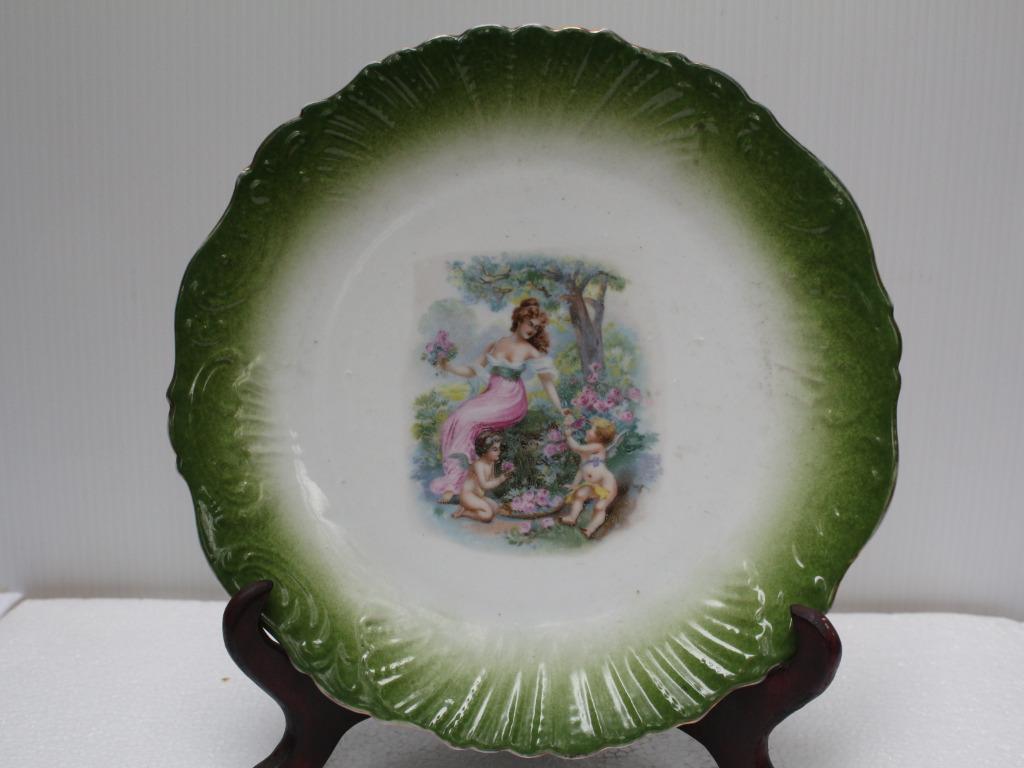 antiek bord met romantisch tafereel, met nummer, Ophalen of Verzenden, Zo goed als nieuw, Porselein, Bord of Schaal