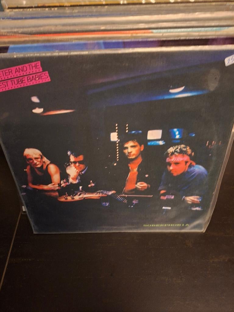 lp - peter and the test tube babies - soberphobia - vak 18, Enlèvement ou Envoi, Utilisé