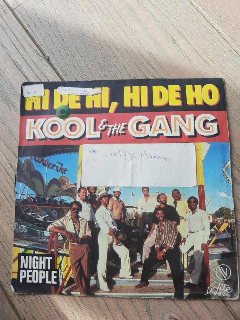 Célibataire : Kool and the gang : salut de salut, les gens d, Enlèvement ou Envoi, Comme neuf