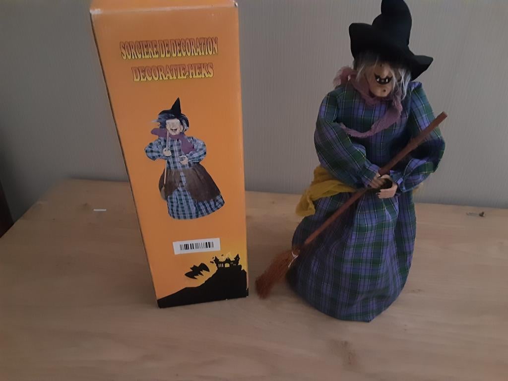 Halloween, Ophalen, Zo goed als nieuw