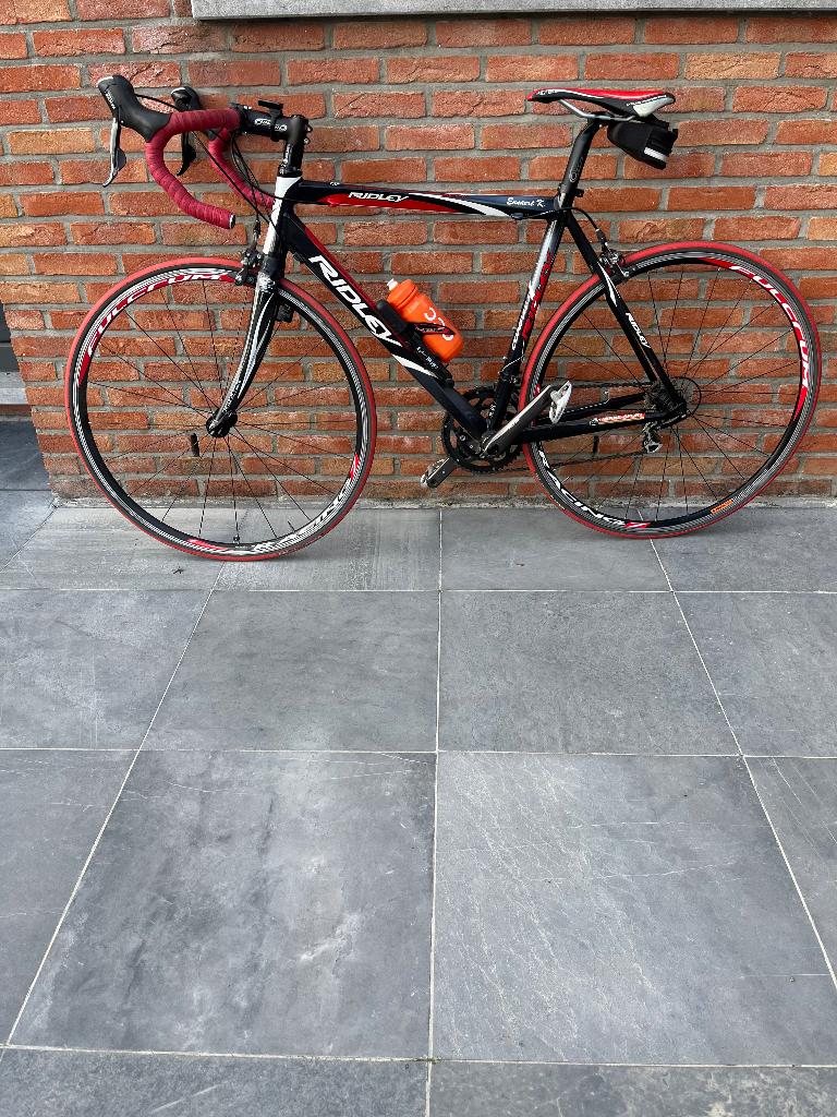 Vélo de course Ridley avec support en état de propreté, Enlèvement, Comme neuf, Hommes, Autres marques