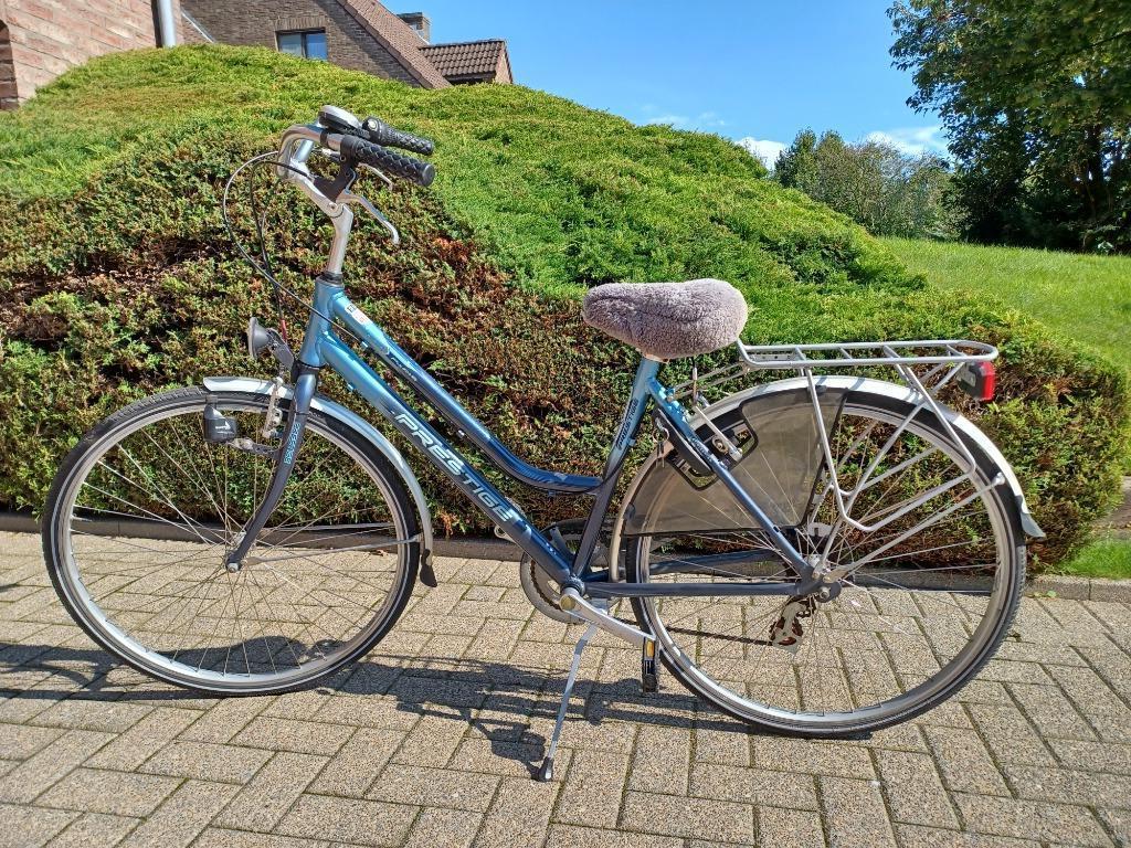 Damesfiets, Fietsen en Brommers, 47 tot 50 cm, Versnellingen, Zo goed als nieuw, 0 zitjes