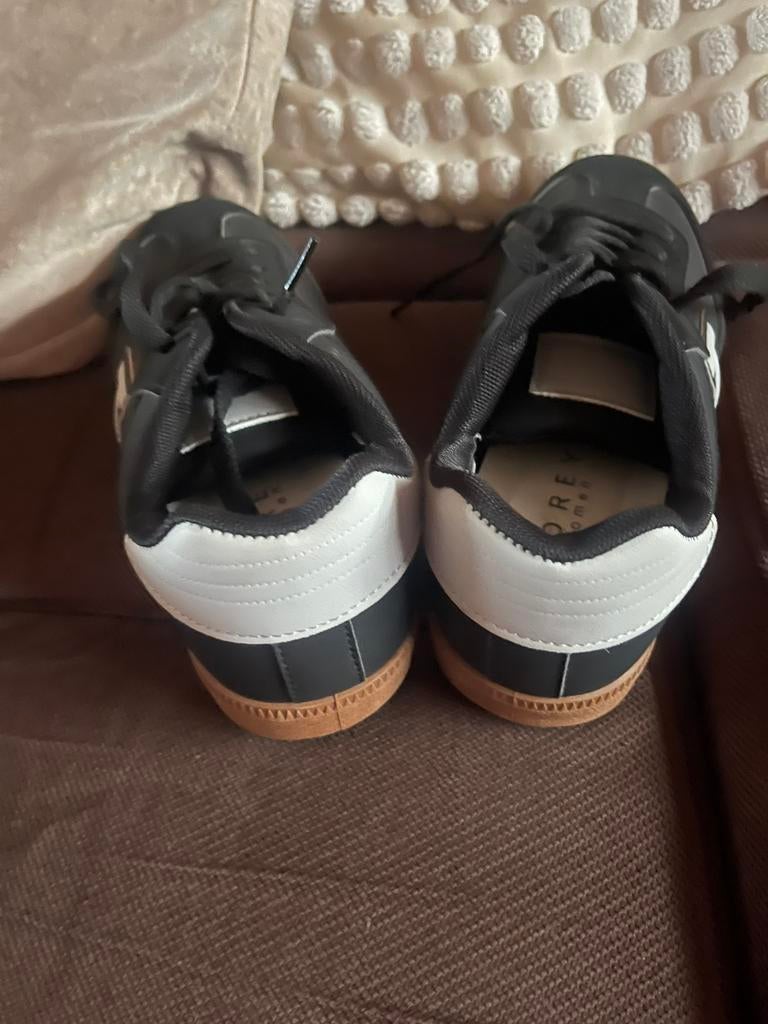 Basket neuve p 37, Enfants & Bébés, Enlèvement