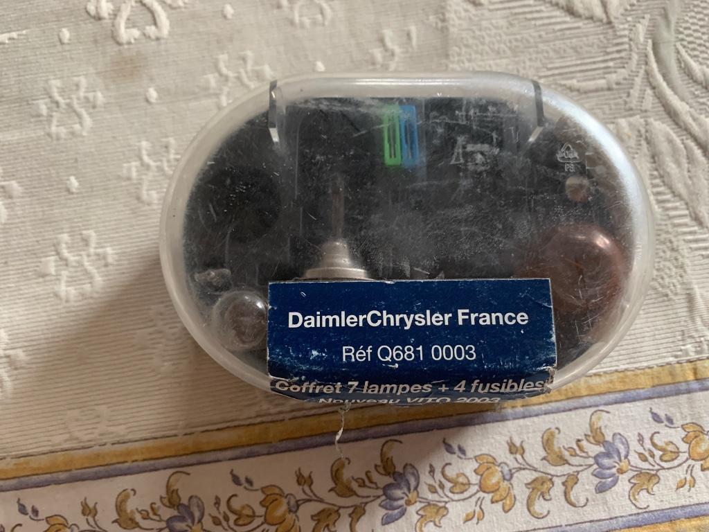 Daimler Chrysler France Vito 2003 Coffret 7 lampes, 4 fusibl, Envoi, Utilisé, Chrysler