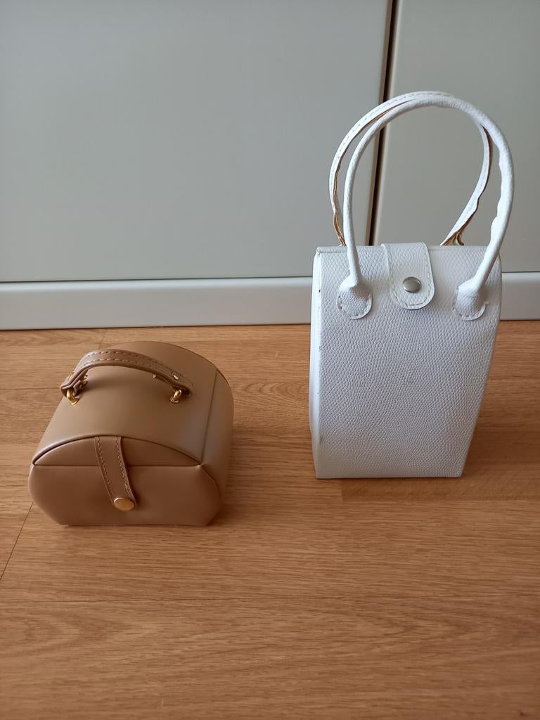 BONJOUR, NOUS SOMMES 2 ÉTUIS À BIJOUX SEXY, Enlèvement ou Envoi, Blanc