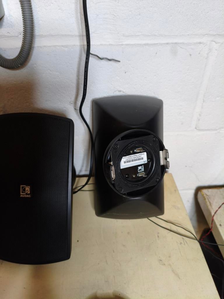 3 Audac Ateo 4DM speakers, Ophalen of Verzenden, Zo goed als nieuw