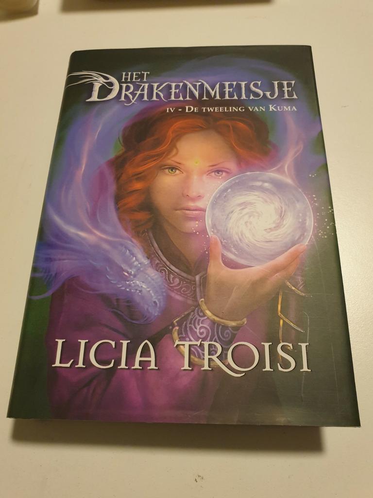 Licia Troisi - De tweeling van Kuma. Het DRAKENMEISJE IV 4, Boeken, Kinderboeken | Jeugd | 10 tot 12 jaar, Zo goed als nieuw, Ophalen of Verzenden