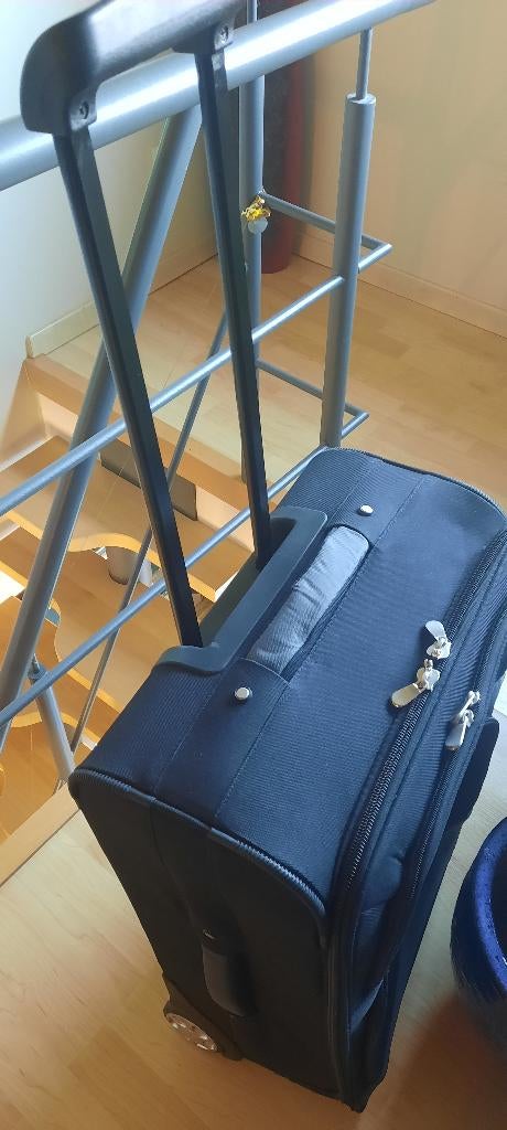 valies NIEUW, Wieltjes, Nieuw, Zacht kunststof, 35 tot 45 cm