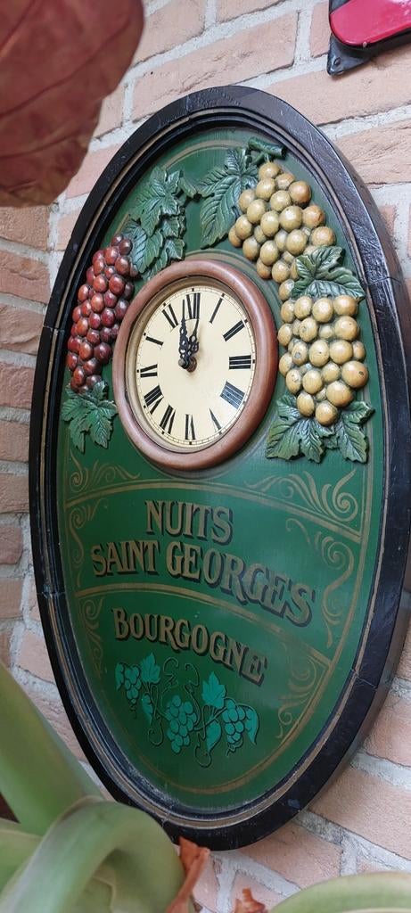 Belle enseigne de pub authentique en bois de Bourgogne, Collections, Enlèvement ou Envoi, Comme neuf, Panneau publicitaire