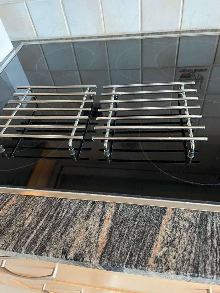 Twee tafel  pannen onder zetters, Ophalen of Verzenden, Zo goed als nieuw