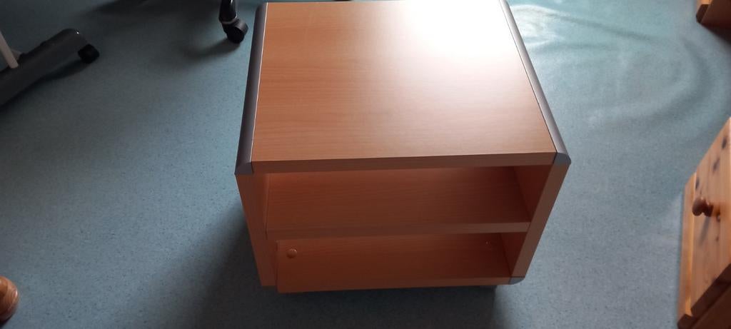 Table de nuit ou peut servir de table d'appoint, Enlèvement ou Envoi, Utilisé