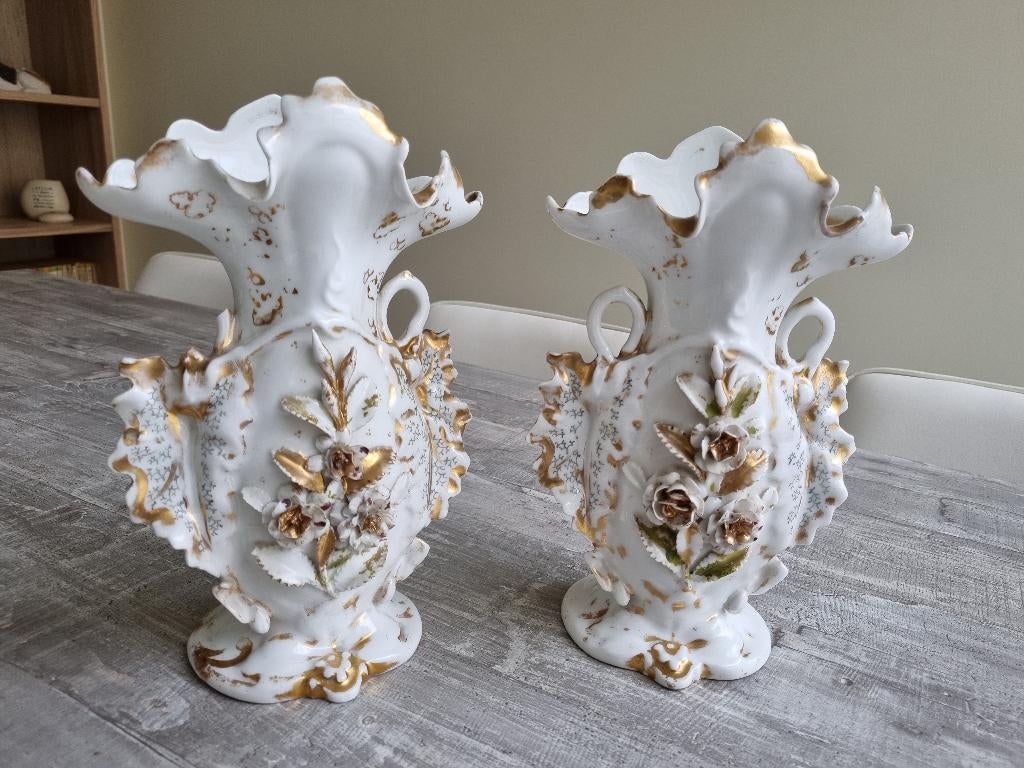 Anciens vases de mariage en porcelaine dorée française, Enlèvement ou Envoi