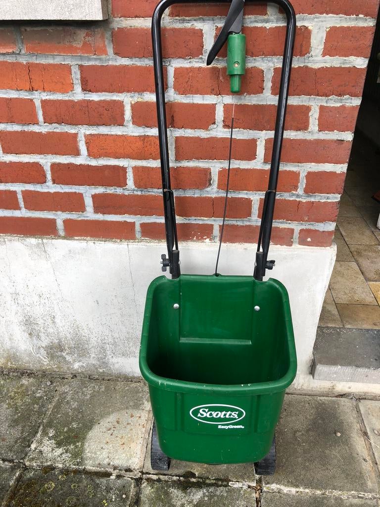 Distributeur d’engrais, semences. Pas d’envoi postal, Enlèvement
