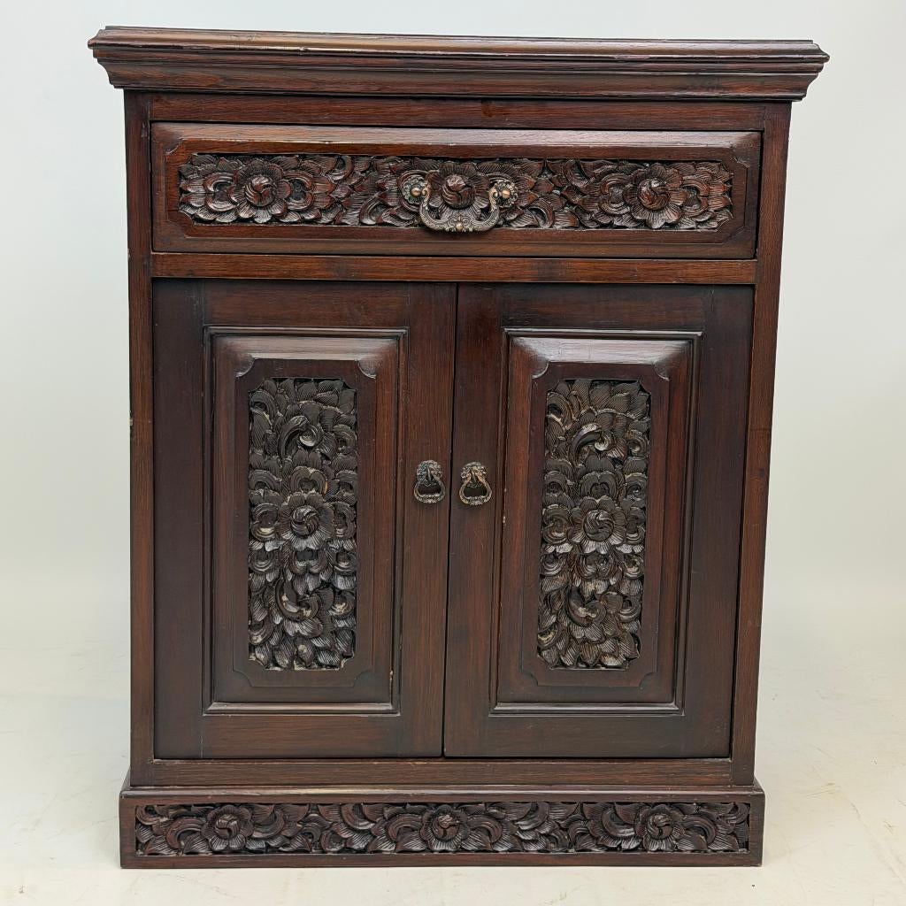 Wandkast in koloniale stijl, Antiek en Kunst, Ophalen of Verzenden
