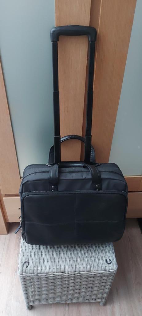 Briefcase with wheels/ trolley, 35 à 45 cm, Enlèvement ou Envoi, Roulettes, Comme neuf