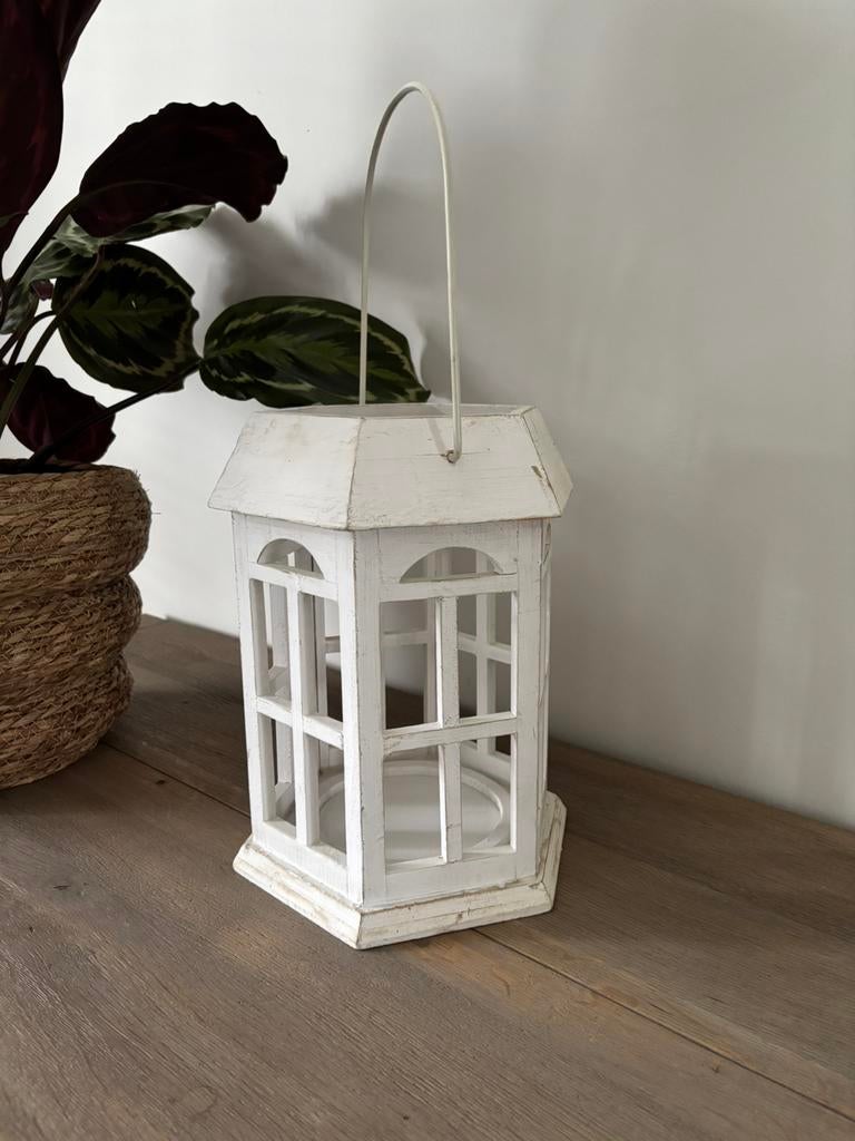 Wit houten windlicht - Maisons du Monde, Huis en Inrichting, 25 tot 50 cm, Wit, Ophalen of Verzenden, Zo goed als nieuw