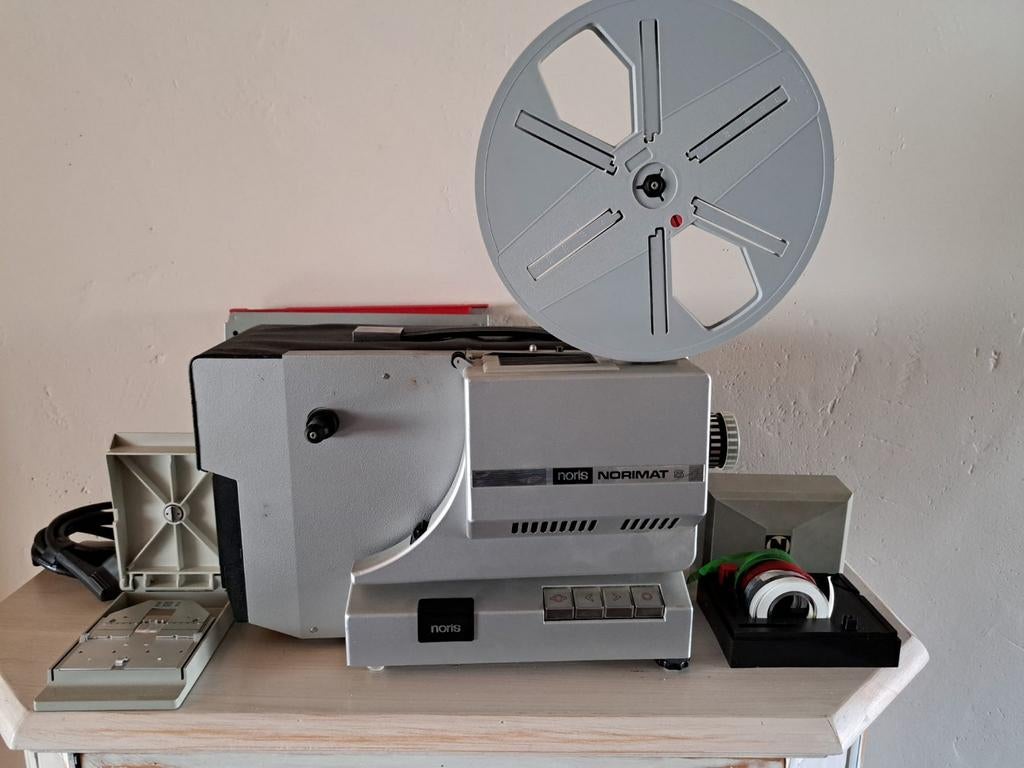 Ancien projecteur de cinéma, Collections, Enlèvement, Projecteur