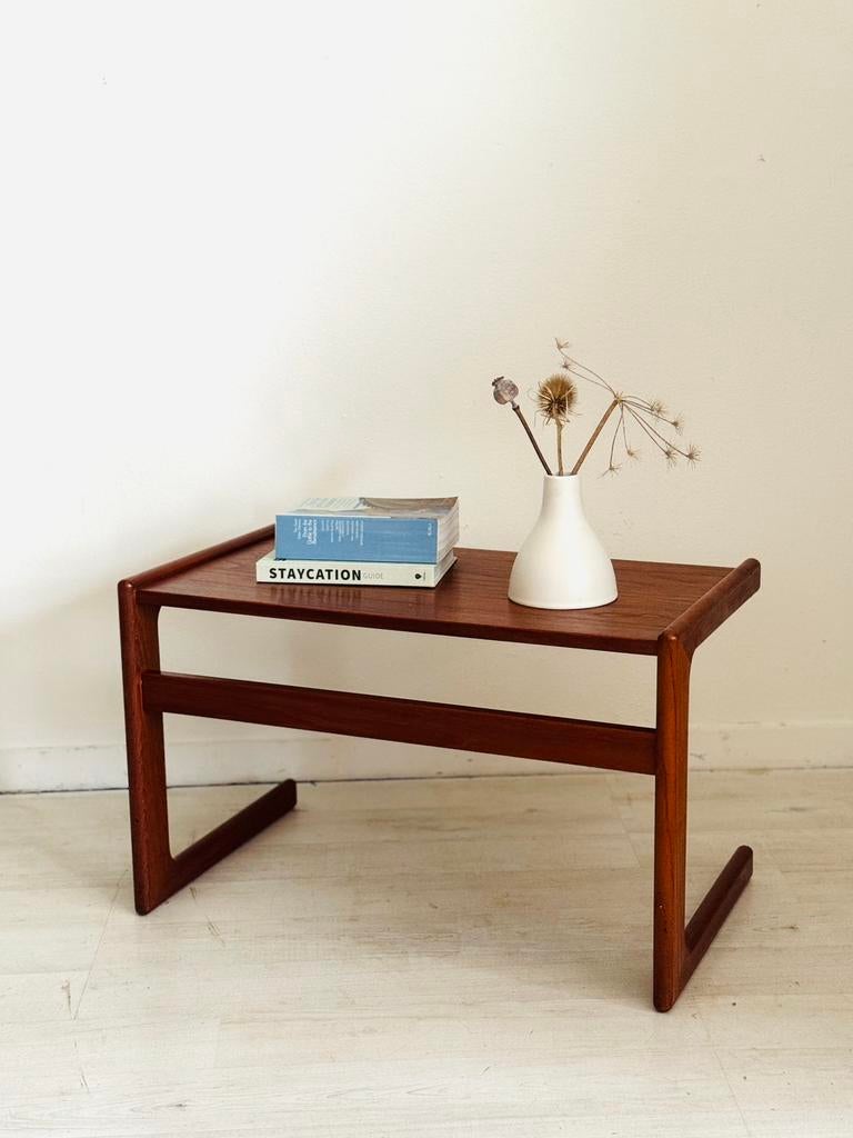 Table d'appoint vintage en teck du milieu du siècle, Enlèvement, Comme neuf